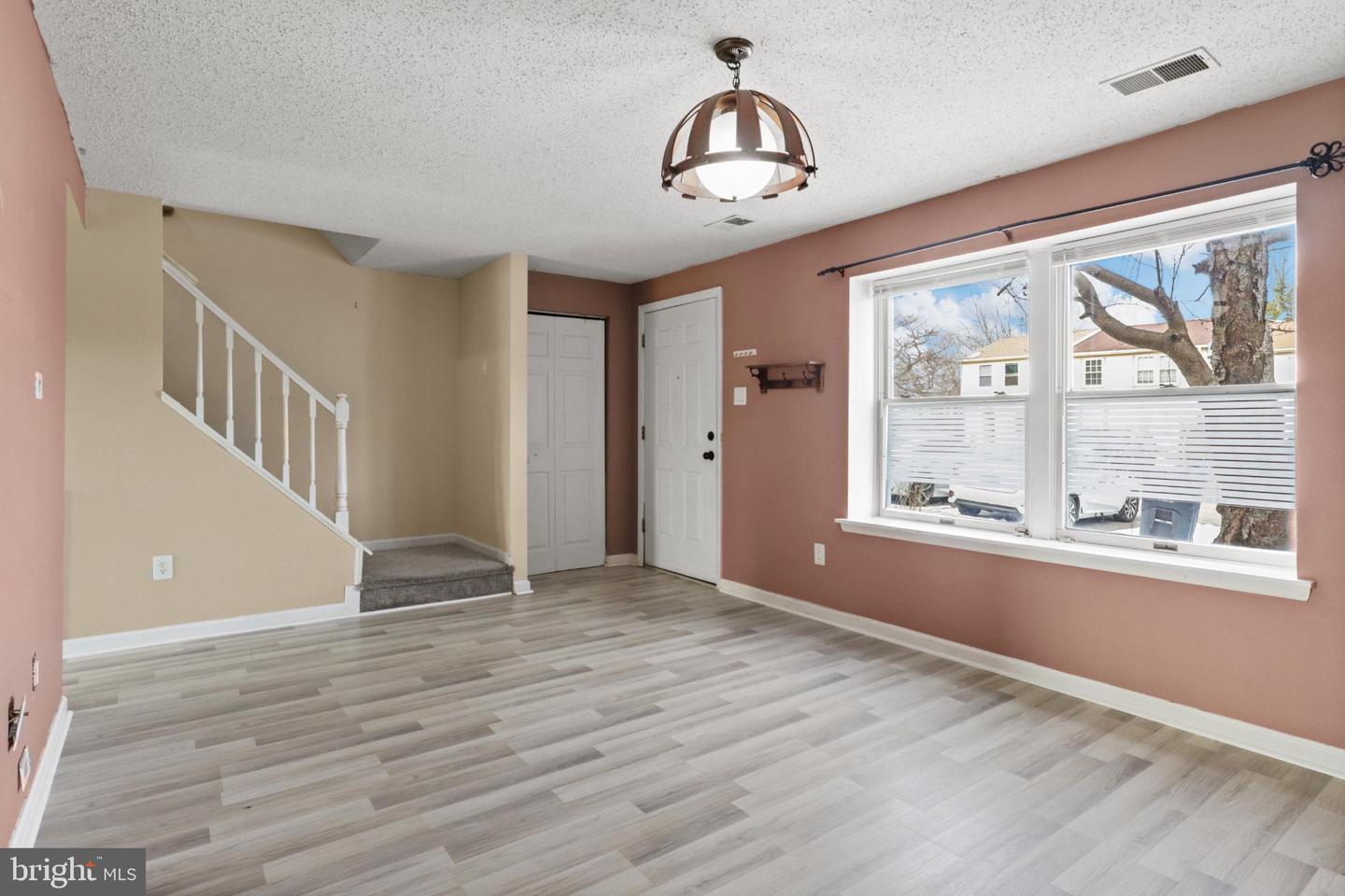 13505 GETTY LN, WOODBRIDGE, Virginia 22192, 3 Bedrooms Bedrooms, 11 Rooms Rooms,1 BathroomBathrooms,Residential,For sale,13505 GETTY LN,VAPW2112482 MLS # VAPW2112482