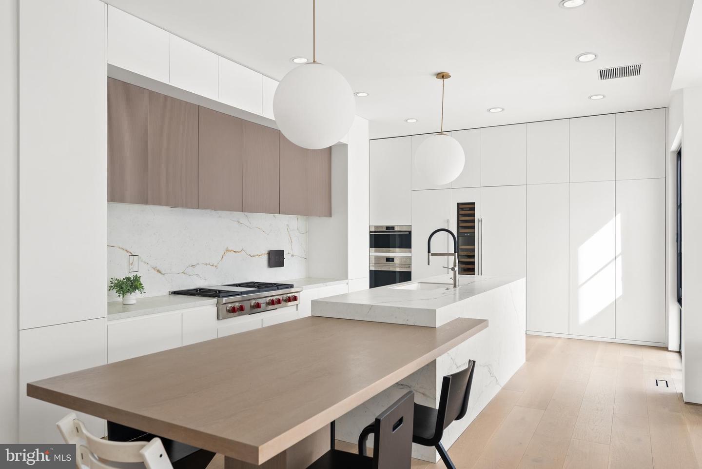 6621 HAYCOCK RD, FALLS CHURCH, Virginia 22043, 6 Bedrooms Bedrooms, ,6 BathroomsBathrooms,Residential,For sale,6621 HAYCOCK RD,VAFX2291174 MLS # VAFX2291174