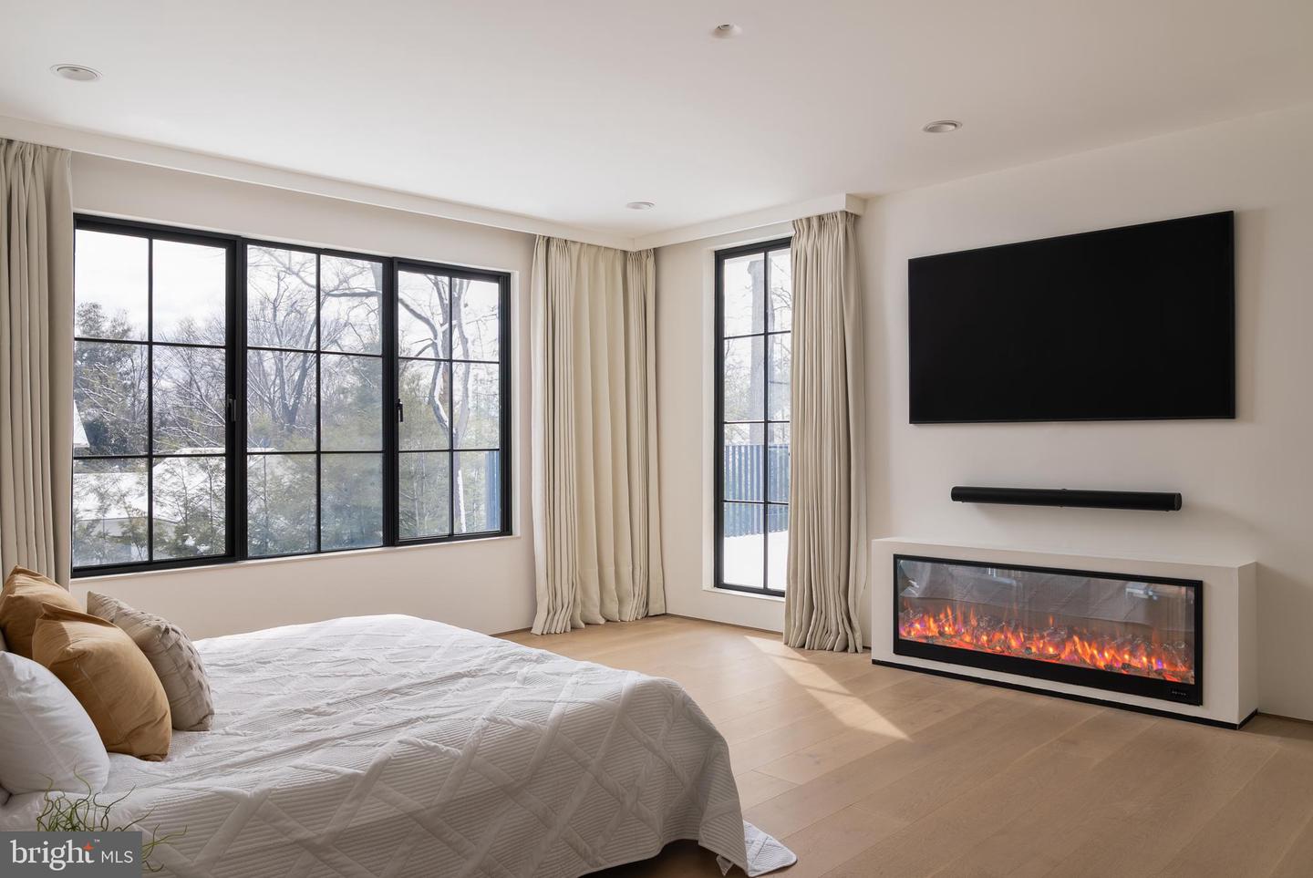 6621 HAYCOCK RD, FALLS CHURCH, Virginia 22043, 6 Bedrooms Bedrooms, ,6 BathroomsBathrooms,Residential,For sale,6621 HAYCOCK RD,VAFX2291174 MLS # VAFX2291174