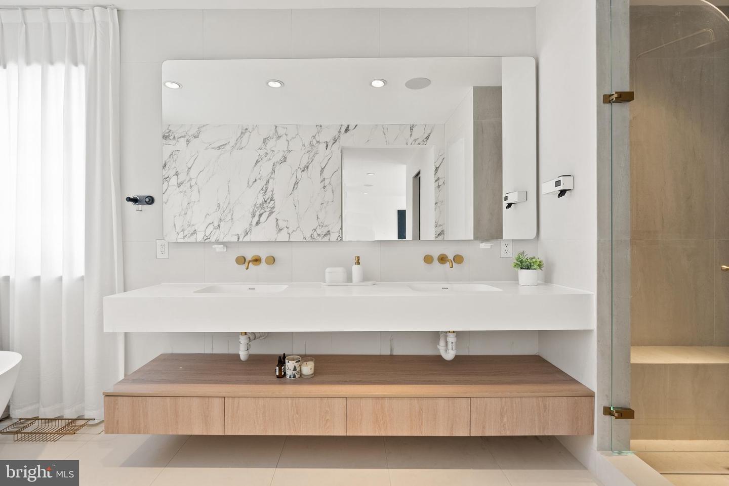 6621 HAYCOCK RD, FALLS CHURCH, Virginia 22043, 6 Bedrooms Bedrooms, ,6 BathroomsBathrooms,Residential,For sale,6621 HAYCOCK RD,VAFX2291174 MLS # VAFX2291174