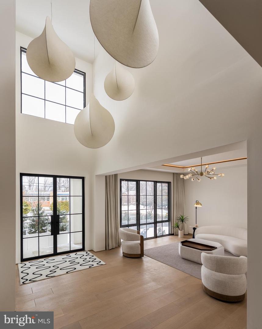 6621 HAYCOCK RD, FALLS CHURCH, Virginia 22043, 6 Bedrooms Bedrooms, ,6 BathroomsBathrooms,Residential,For sale,6621 HAYCOCK RD,VAFX2291174 MLS # VAFX2291174