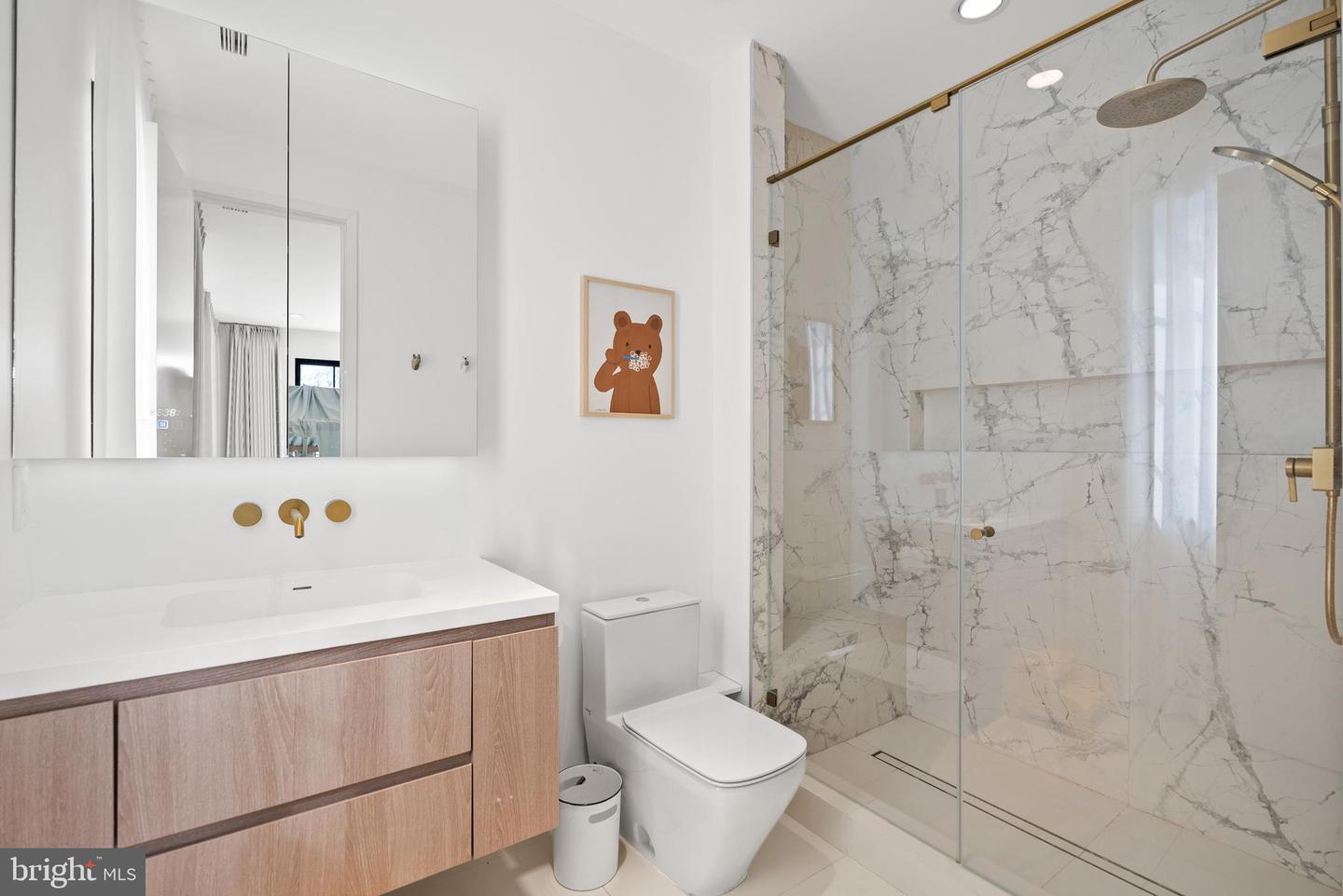 6621 HAYCOCK RD, FALLS CHURCH, Virginia 22043, 6 Bedrooms Bedrooms, ,6 BathroomsBathrooms,Residential,For sale,6621 HAYCOCK RD,VAFX2291174 MLS # VAFX2291174