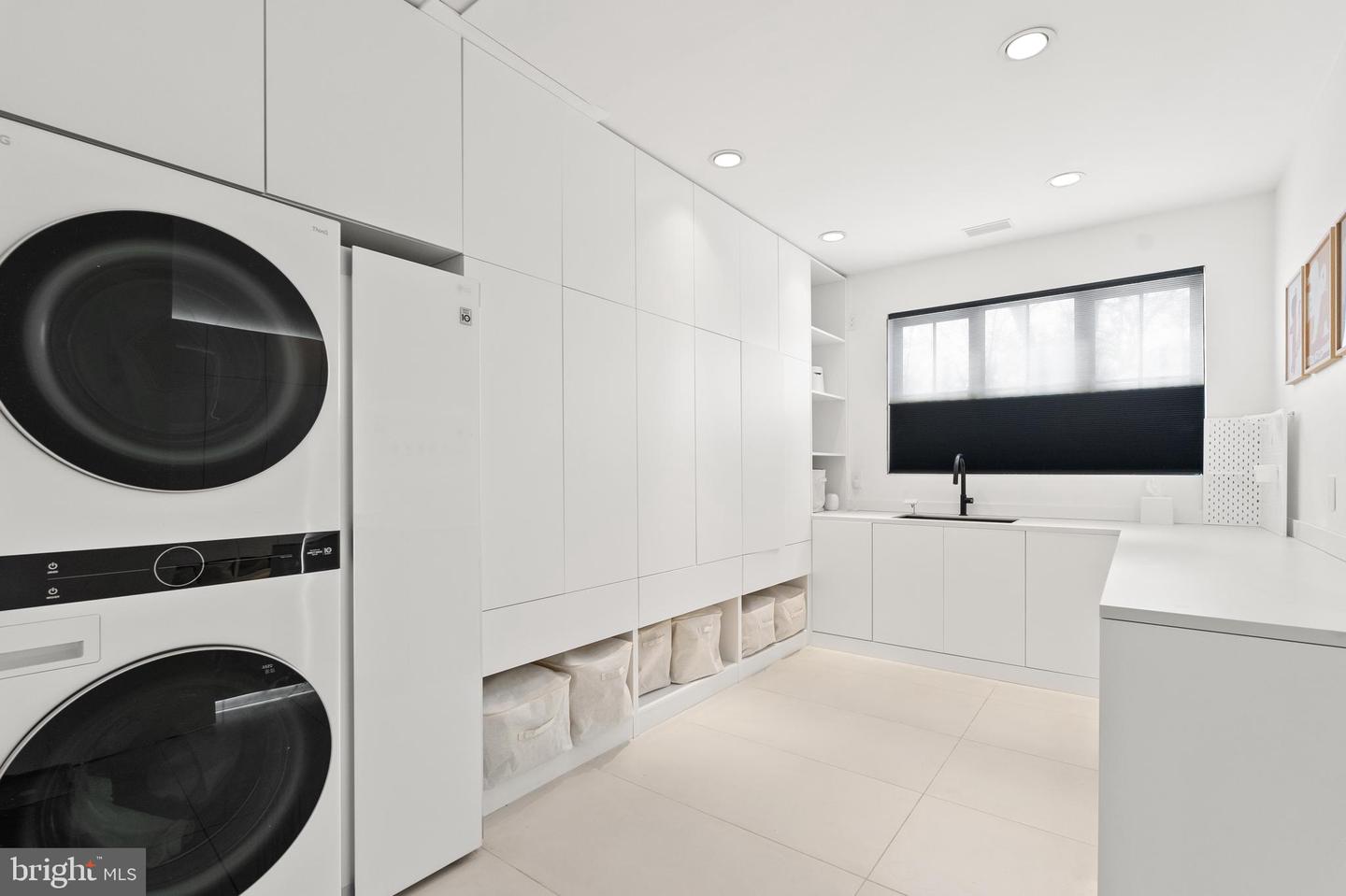 6621 HAYCOCK RD, FALLS CHURCH, Virginia 22043, 6 Bedrooms Bedrooms, ,6 BathroomsBathrooms,Residential,For sale,6621 HAYCOCK RD,VAFX2291174 MLS # VAFX2291174