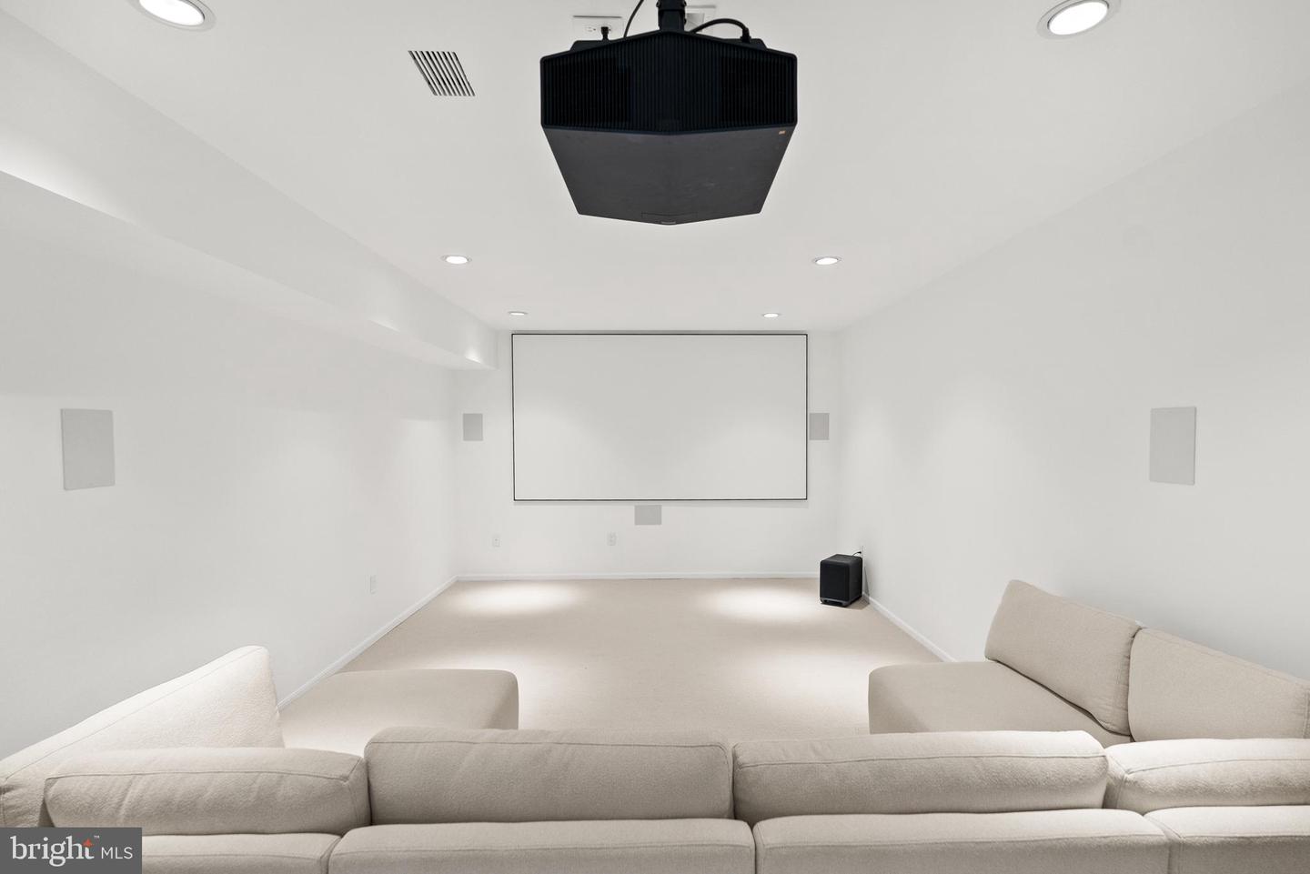 6621 HAYCOCK RD, FALLS CHURCH, Virginia 22043, 6 Bedrooms Bedrooms, ,6 BathroomsBathrooms,Residential,For sale,6621 HAYCOCK RD,VAFX2291174 MLS # VAFX2291174