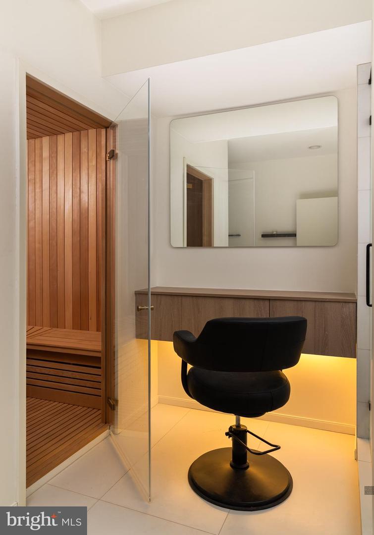 6621 HAYCOCK RD, FALLS CHURCH, Virginia 22043, 6 Bedrooms Bedrooms, ,6 BathroomsBathrooms,Residential,For sale,6621 HAYCOCK RD,VAFX2291174 MLS # VAFX2291174