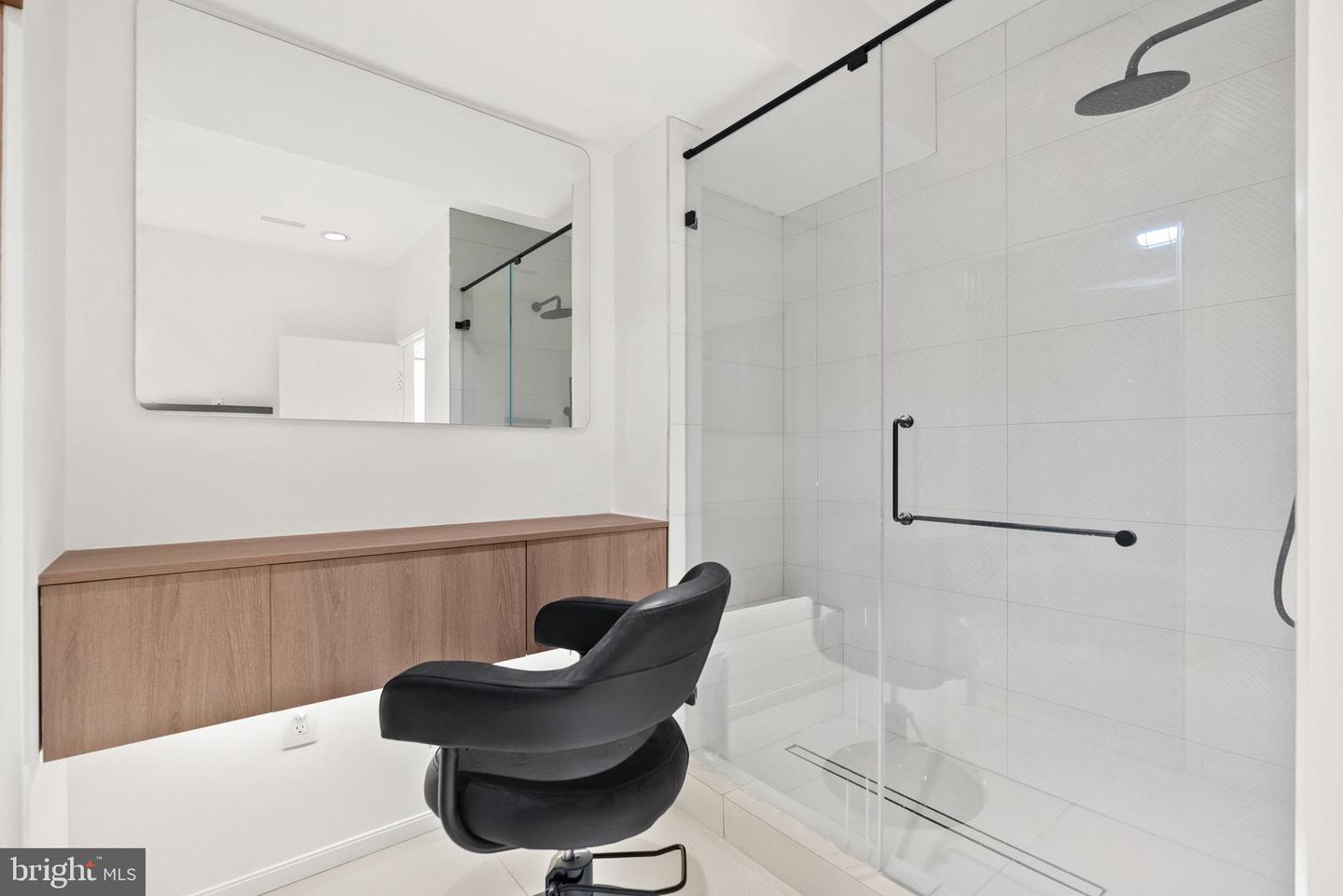 6621 HAYCOCK RD, FALLS CHURCH, Virginia 22043, 6 Bedrooms Bedrooms, ,6 BathroomsBathrooms,Residential,For sale,6621 HAYCOCK RD,VAFX2291174 MLS # VAFX2291174