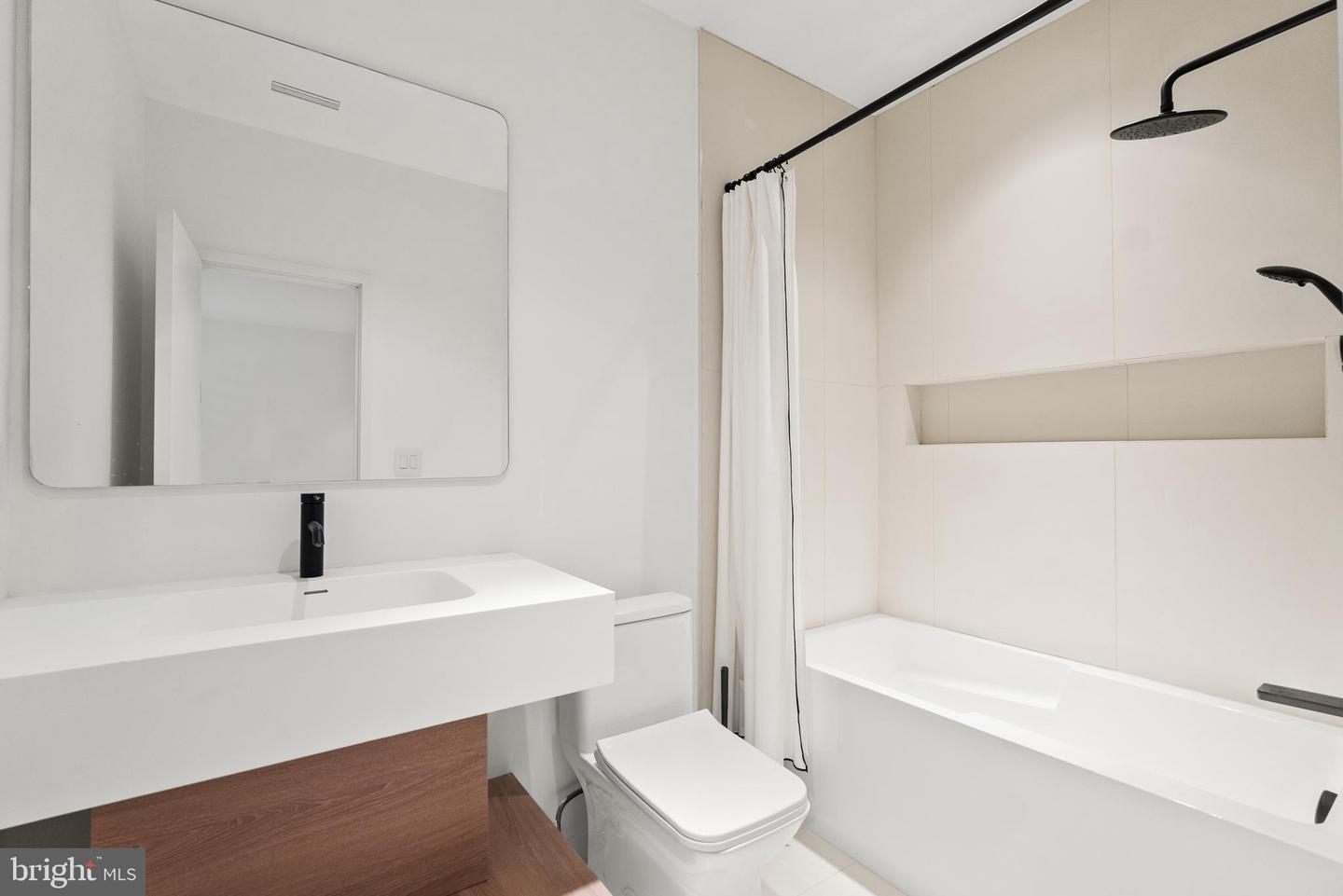 6621 HAYCOCK RD, FALLS CHURCH, Virginia 22043, 6 Bedrooms Bedrooms, ,6 BathroomsBathrooms,Residential,For sale,6621 HAYCOCK RD,VAFX2291174 MLS # VAFX2291174