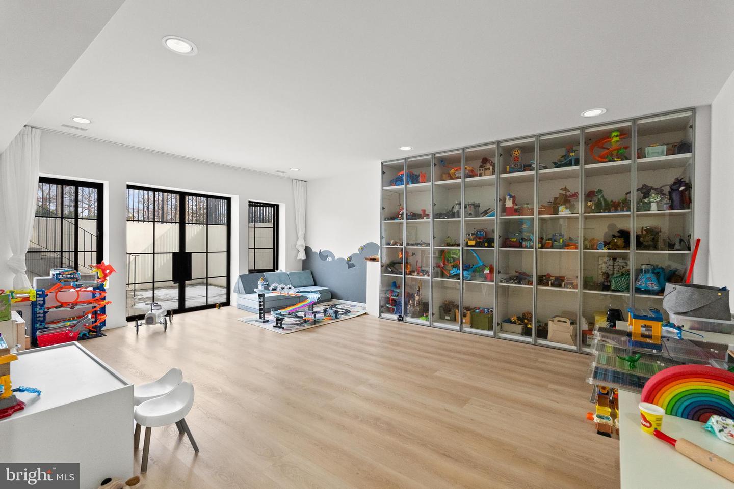 6621 HAYCOCK RD, FALLS CHURCH, Virginia 22043, 6 Bedrooms Bedrooms, ,6 BathroomsBathrooms,Residential,For sale,6621 HAYCOCK RD,VAFX2291174 MLS # VAFX2291174