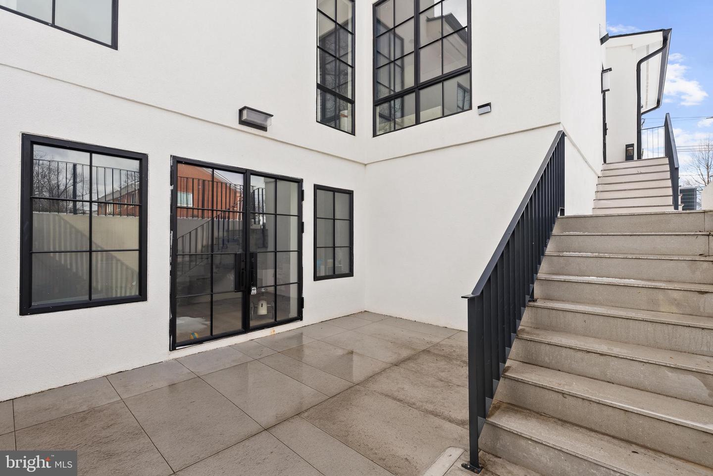 6621 HAYCOCK RD, FALLS CHURCH, Virginia 22043, 6 Bedrooms Bedrooms, ,6 BathroomsBathrooms,Residential,For sale,6621 HAYCOCK RD,VAFX2291174 MLS # VAFX2291174