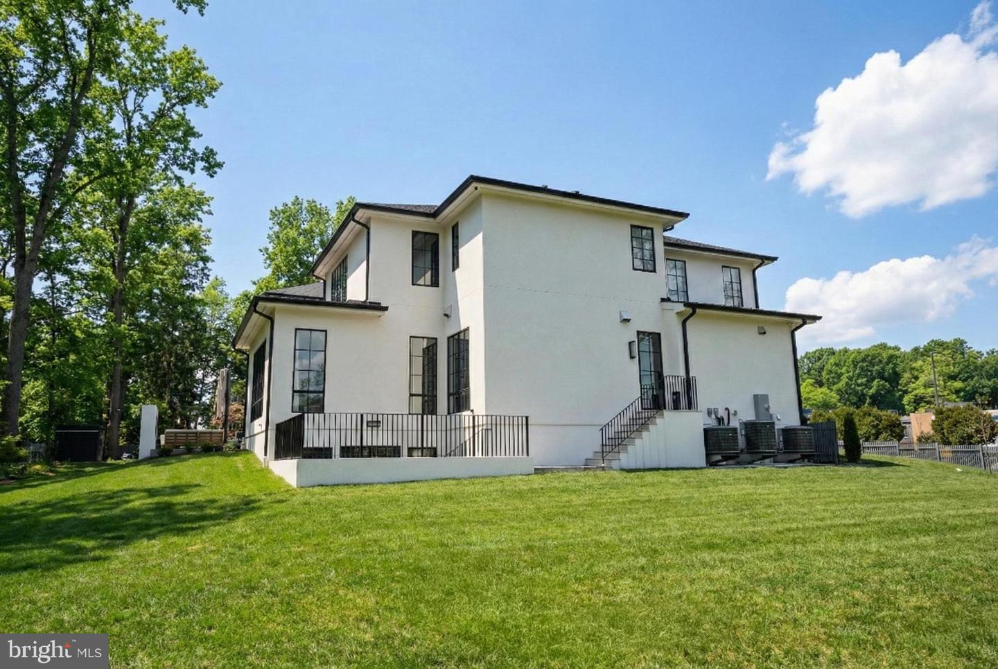 6621 HAYCOCK RD, FALLS CHURCH, Virginia 22043, 6 Bedrooms Bedrooms, ,6 BathroomsBathrooms,Residential,For sale,6621 HAYCOCK RD,VAFX2291174 MLS # VAFX2291174