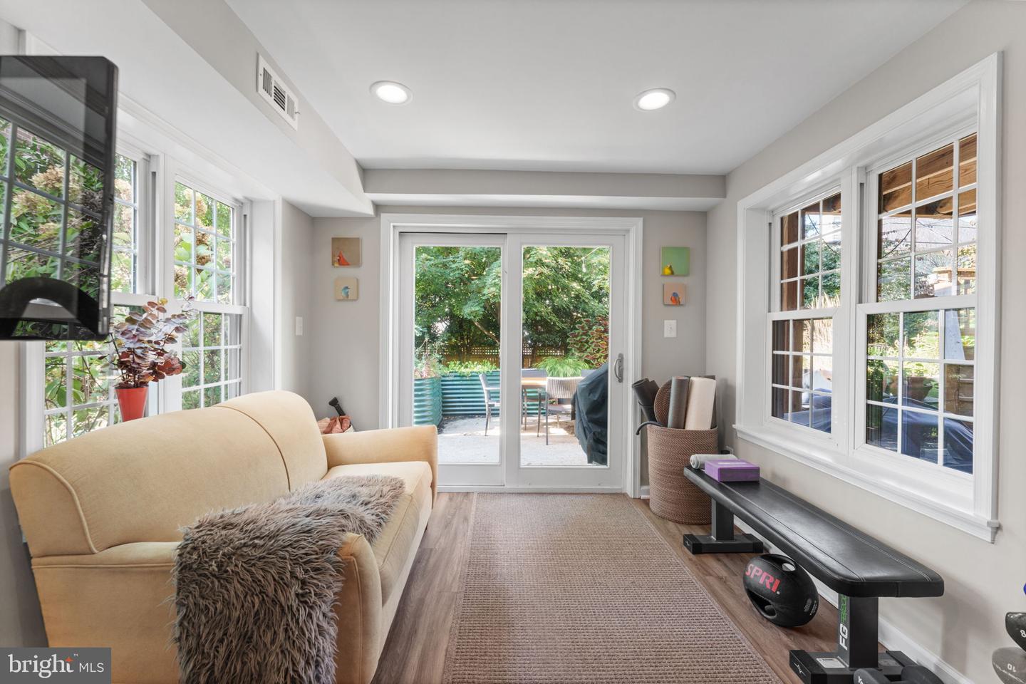 1148 N INGLEWOOD ST, ARLINGTON, Virginia 22205, 3 Bedrooms Bedrooms, ,2 BathroomsBathrooms,Residential,For sale,1148 N INGLEWOOD ST,VAAR2068928 MLS # VAAR2068928