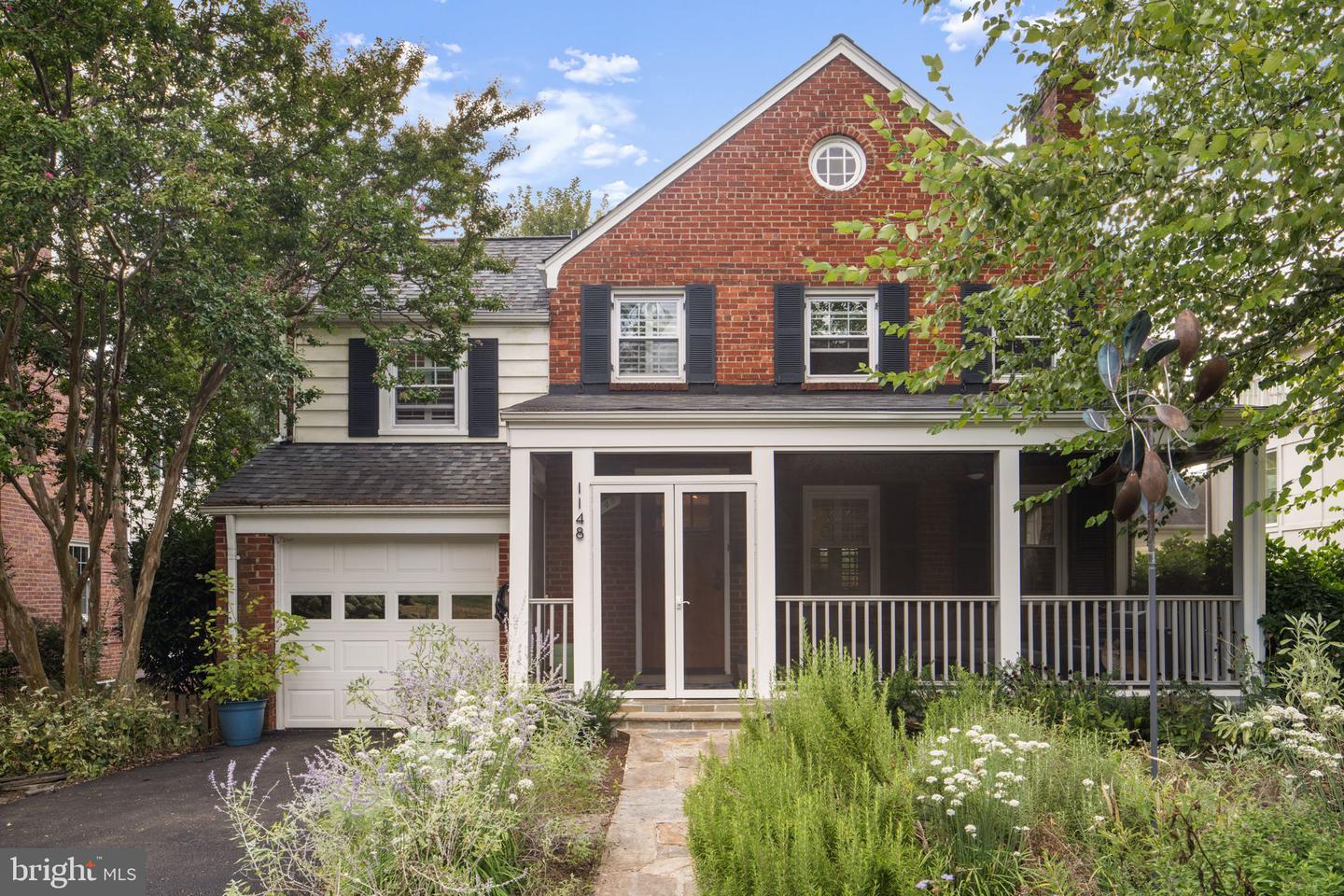 1148 N INGLEWOOD ST, ARLINGTON, Virginia 22205, 3 Bedrooms Bedrooms, ,2 BathroomsBathrooms,Residential,For sale,1148 N INGLEWOOD ST,VAAR2068928 MLS # VAAR2068928