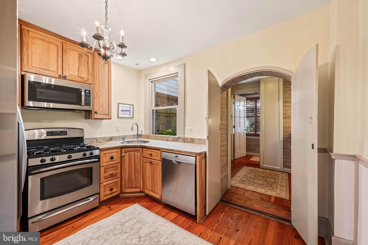 416 S FAIRFAX ST S, ALEXANDRIA, Virginia 22314, 2 Bedrooms Bedrooms, ,1 BathroomBathrooms,Residential,For sale,416 S FAIRFAX ST S,VAAX2054218 MLS # VAAX2054218