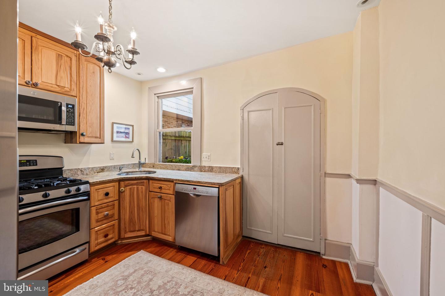 416 S FAIRFAX ST S, ALEXANDRIA, Virginia 22314, 2 Bedrooms Bedrooms, ,1 BathroomBathrooms,Residential,For sale,416 S FAIRFAX ST S,VAAX2054218 MLS # VAAX2054218