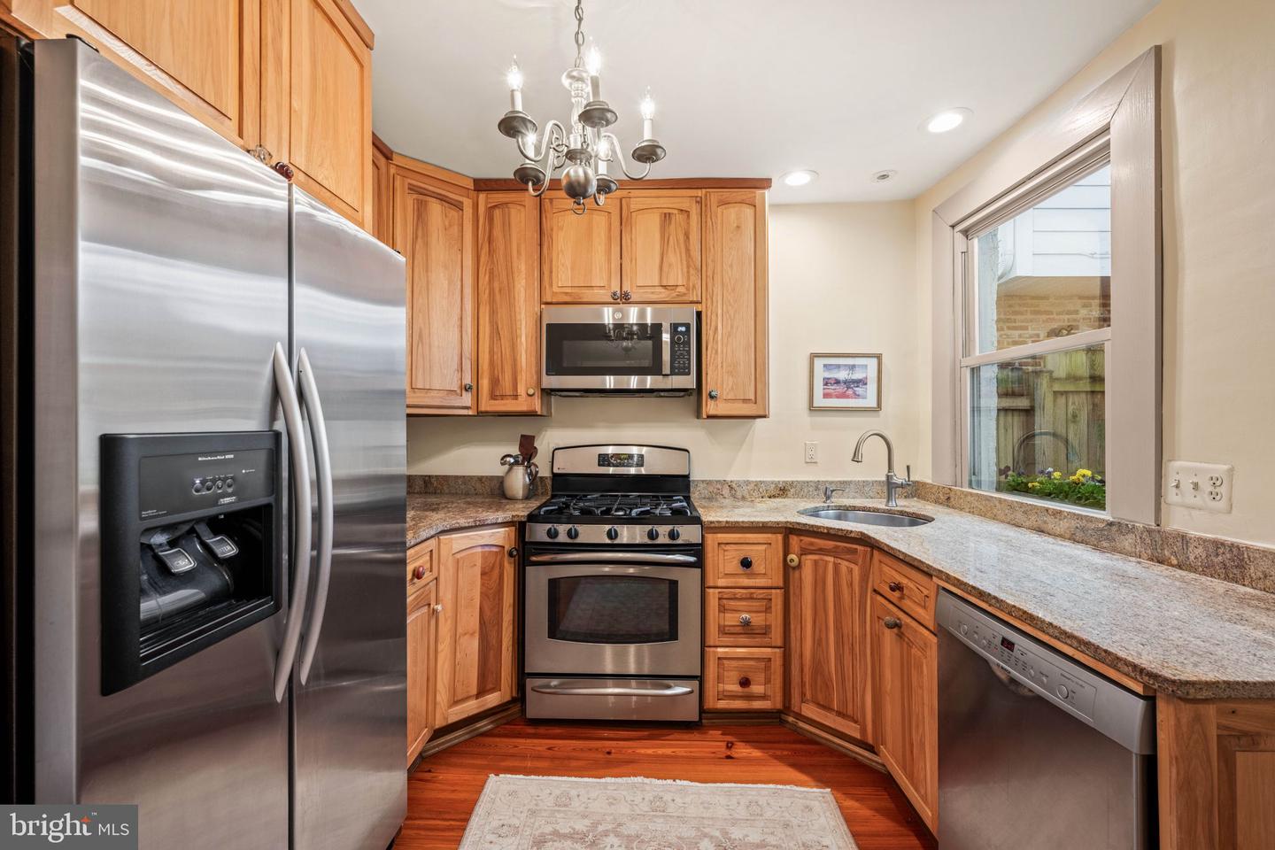 416 S FAIRFAX ST S, ALEXANDRIA, Virginia 22314, 2 Bedrooms Bedrooms, ,1 BathroomBathrooms,Residential,For sale,416 S FAIRFAX ST S,VAAX2054218 MLS # VAAX2054218