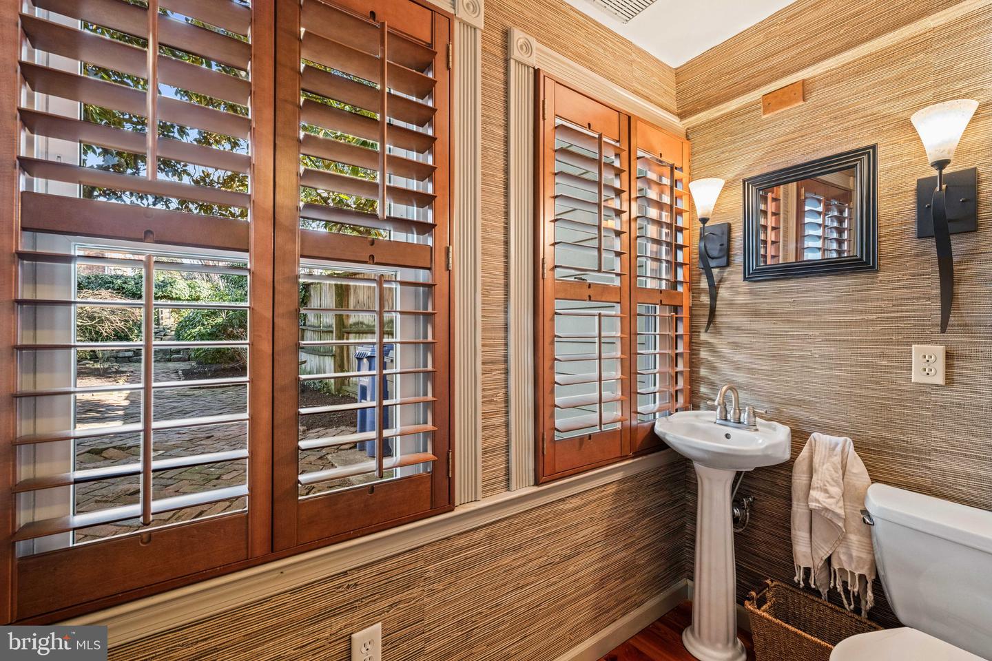 416 S FAIRFAX ST S, ALEXANDRIA, Virginia 22314, 2 Bedrooms Bedrooms, ,1 BathroomBathrooms,Residential,For sale,416 S FAIRFAX ST S,VAAX2054218 MLS # VAAX2054218