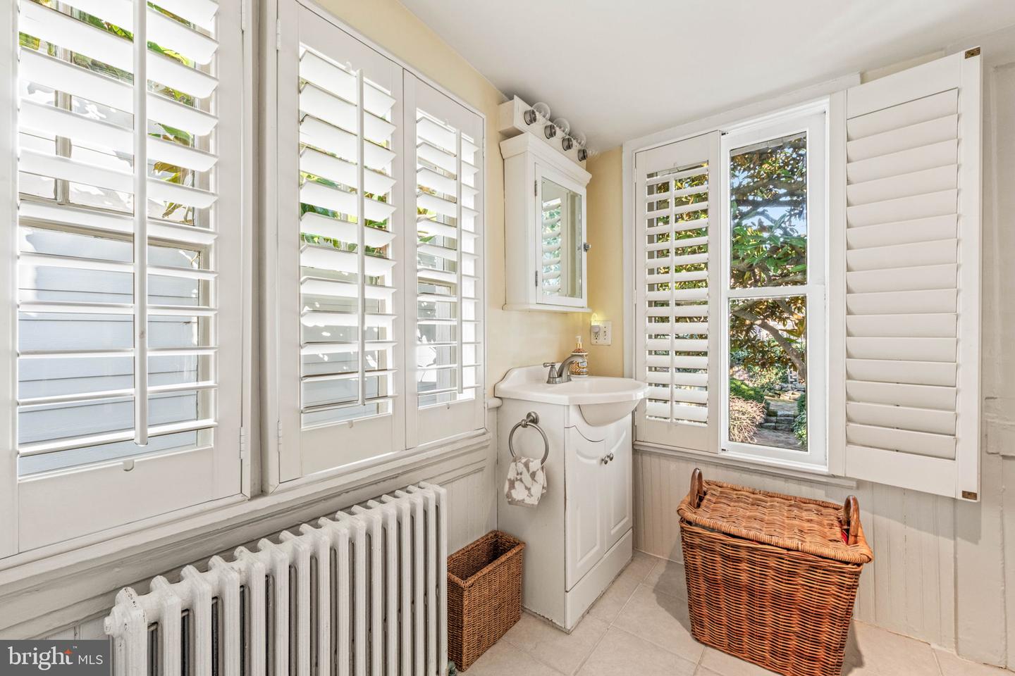 416 S FAIRFAX ST S, ALEXANDRIA, Virginia 22314, 2 Bedrooms Bedrooms, ,1 BathroomBathrooms,Residential,For sale,416 S FAIRFAX ST S,VAAX2054218 MLS # VAAX2054218