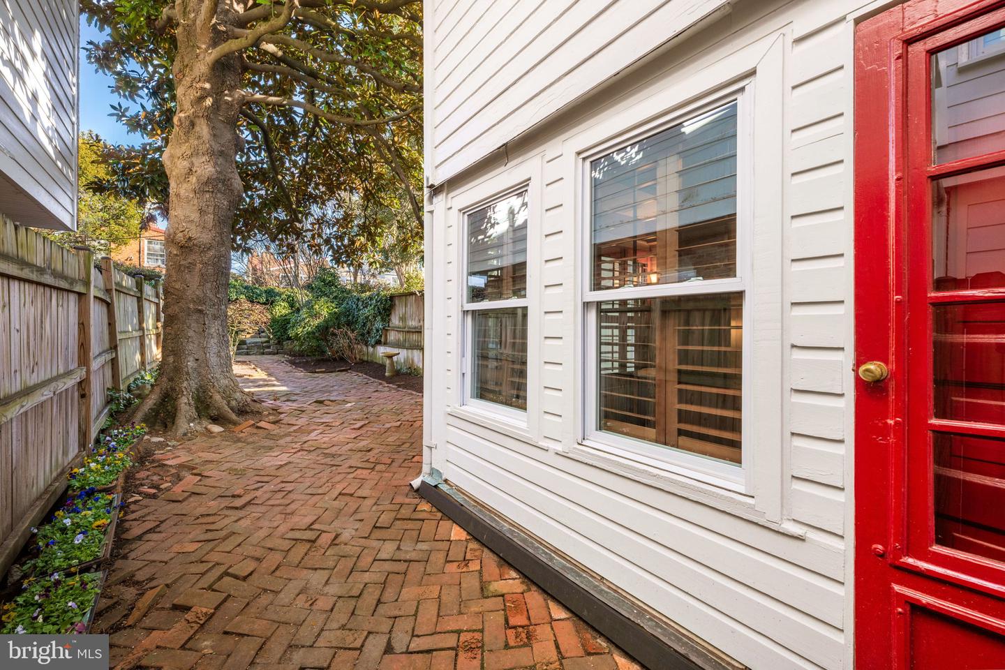 416 S FAIRFAX ST S, ALEXANDRIA, Virginia 22314, 2 Bedrooms Bedrooms, ,1 BathroomBathrooms,Residential,For sale,416 S FAIRFAX ST S,VAAX2054218 MLS # VAAX2054218