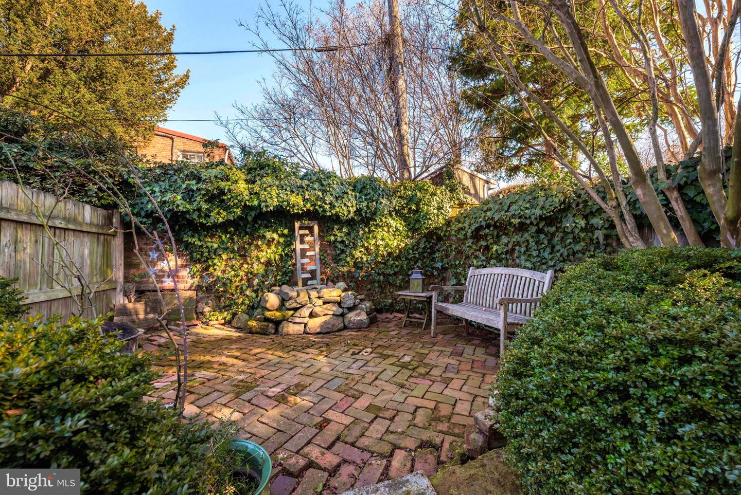 416 S FAIRFAX ST S, ALEXANDRIA, Virginia 22314, 2 Bedrooms Bedrooms, ,1 BathroomBathrooms,Residential,For sale,416 S FAIRFAX ST S,VAAX2054218 MLS # VAAX2054218