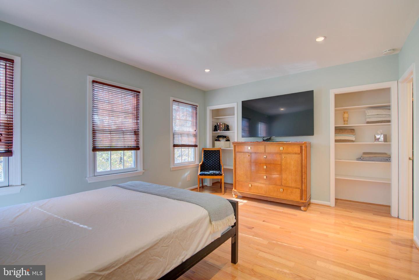 1953 CALVERT ST NW #D, WASHINGTON, District Of Columbia 20009, 1 Bedroom Bedrooms, ,1 BathroomBathrooms,Residential,For sale,1953 CALVERT ST NW #D,DCDC2246384 MLS # DCDC2246384