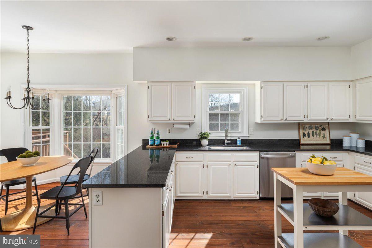 1607 SERENO CT, VIENNA, Virginia 22182, 4 Bedrooms Bedrooms, ,3 BathroomsBathrooms,Residential,For sale,1607 SERENO CT,VAFX2291270 MLS # VAFX2291270