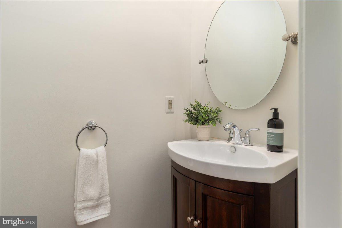 1607 SERENO CT, VIENNA, Virginia 22182, 4 Bedrooms Bedrooms, ,3 BathroomsBathrooms,Residential,For sale,1607 SERENO CT,VAFX2291270 MLS # VAFX2291270