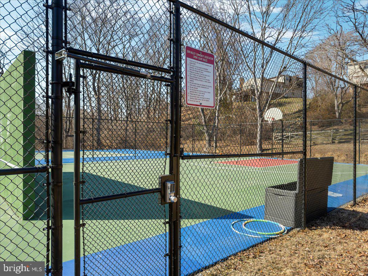 1607 SERENO CT, VIENNA, Virginia 22182, 4 Bedrooms Bedrooms, ,3 BathroomsBathrooms,Residential,For sale,1607 SERENO CT,VAFX2291270 MLS # VAFX2291270