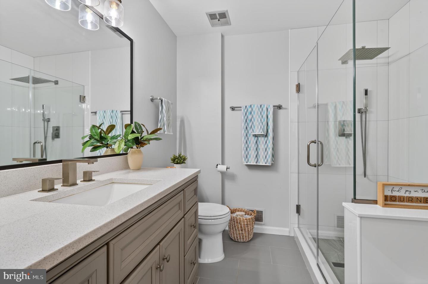 8868 WINDING HOLLOW WAY, SPRINGFIELD, Virginia 22152, 4 Bedrooms Bedrooms, ,3 BathroomsBathrooms,Residential,For sale,8868 WINDING HOLLOW WAY,VAFX2291296 MLS # VAFX2291296