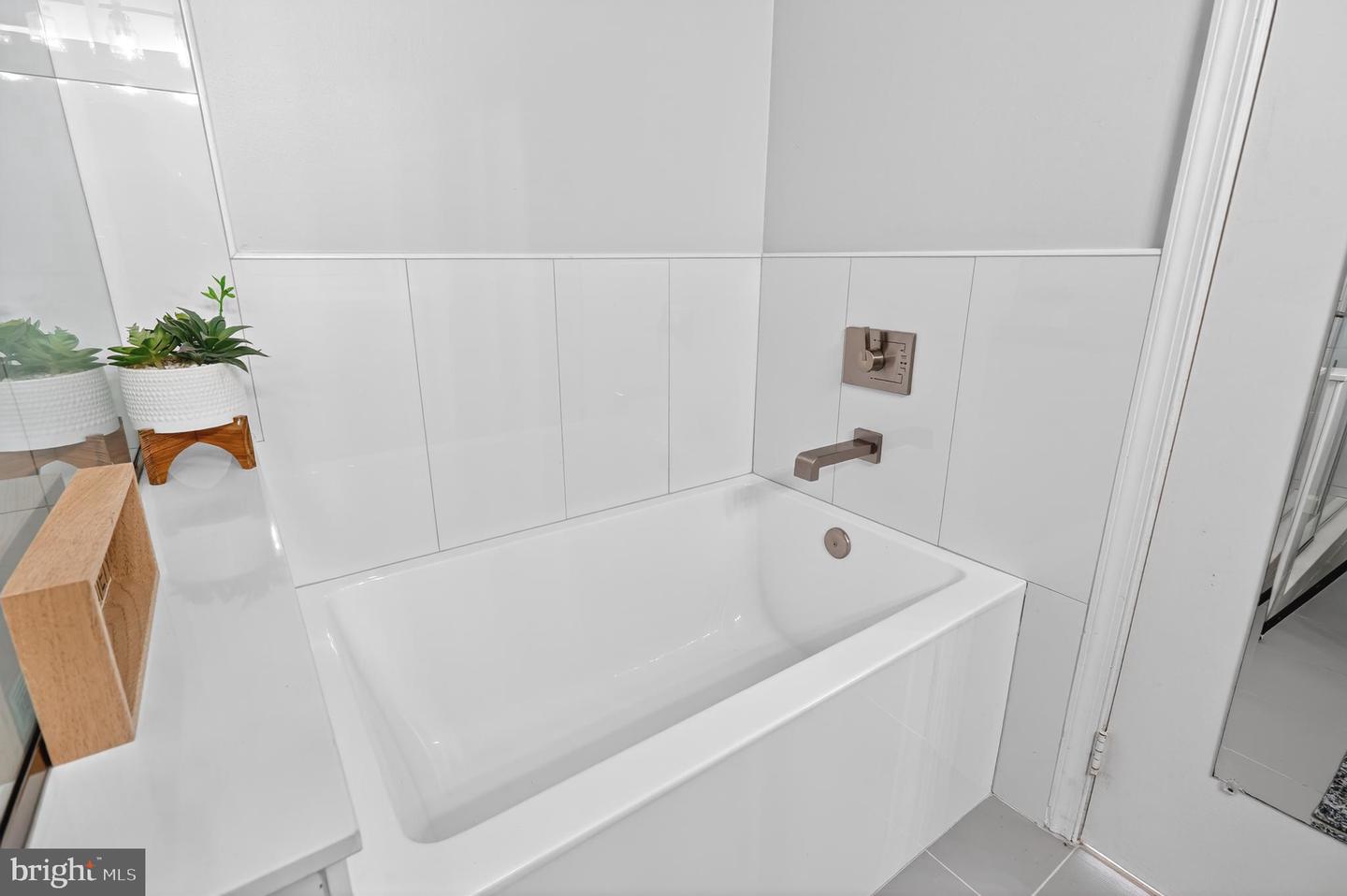 8868 WINDING HOLLOW WAY, SPRINGFIELD, Virginia 22152, 4 Bedrooms Bedrooms, ,3 BathroomsBathrooms,Residential,For sale,8868 WINDING HOLLOW WAY,VAFX2291296 MLS # VAFX2291296