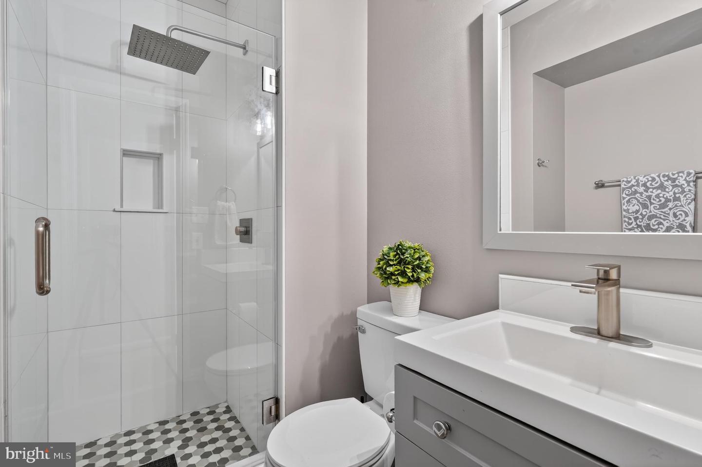 8868 WINDING HOLLOW WAY, SPRINGFIELD, Virginia 22152, 4 Bedrooms Bedrooms, ,3 BathroomsBathrooms,Residential,For sale,8868 WINDING HOLLOW WAY,VAFX2291296 MLS # VAFX2291296