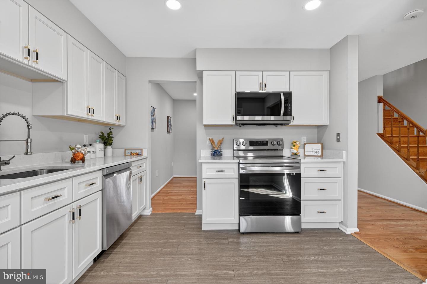 8868 WINDING HOLLOW WAY, SPRINGFIELD, Virginia 22152, 4 Bedrooms Bedrooms, ,3 BathroomsBathrooms,Residential,For sale,8868 WINDING HOLLOW WAY,VAFX2291296 MLS # VAFX2291296