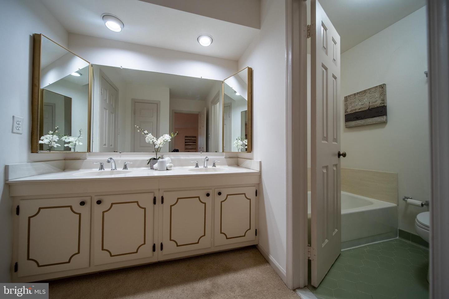 6619 WEATHEFORD CT, MCLEAN, Virginia 22101, 5 Bedrooms Bedrooms, ,3 BathroomsBathrooms,Residential,For sale,6619 WEATHEFORD CT,VAFX2291314 MLS # VAFX2291314