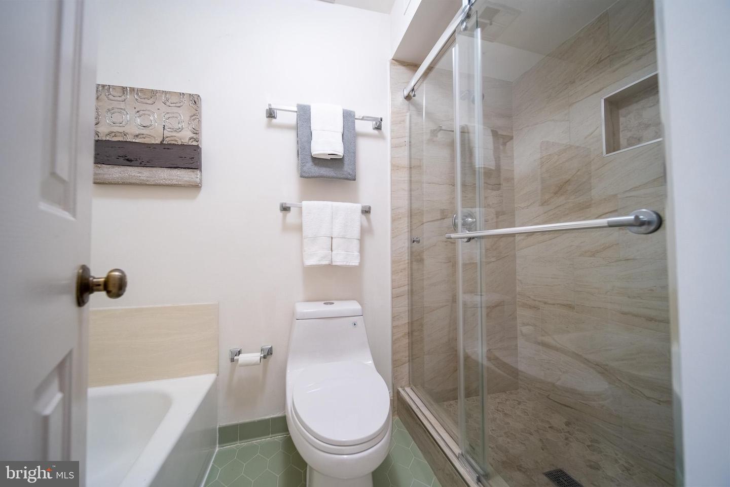 6619 WEATHEFORD CT, MCLEAN, Virginia 22101, 5 Bedrooms Bedrooms, ,3 BathroomsBathrooms,Residential,For sale,6619 WEATHEFORD CT,VAFX2291314 MLS # VAFX2291314