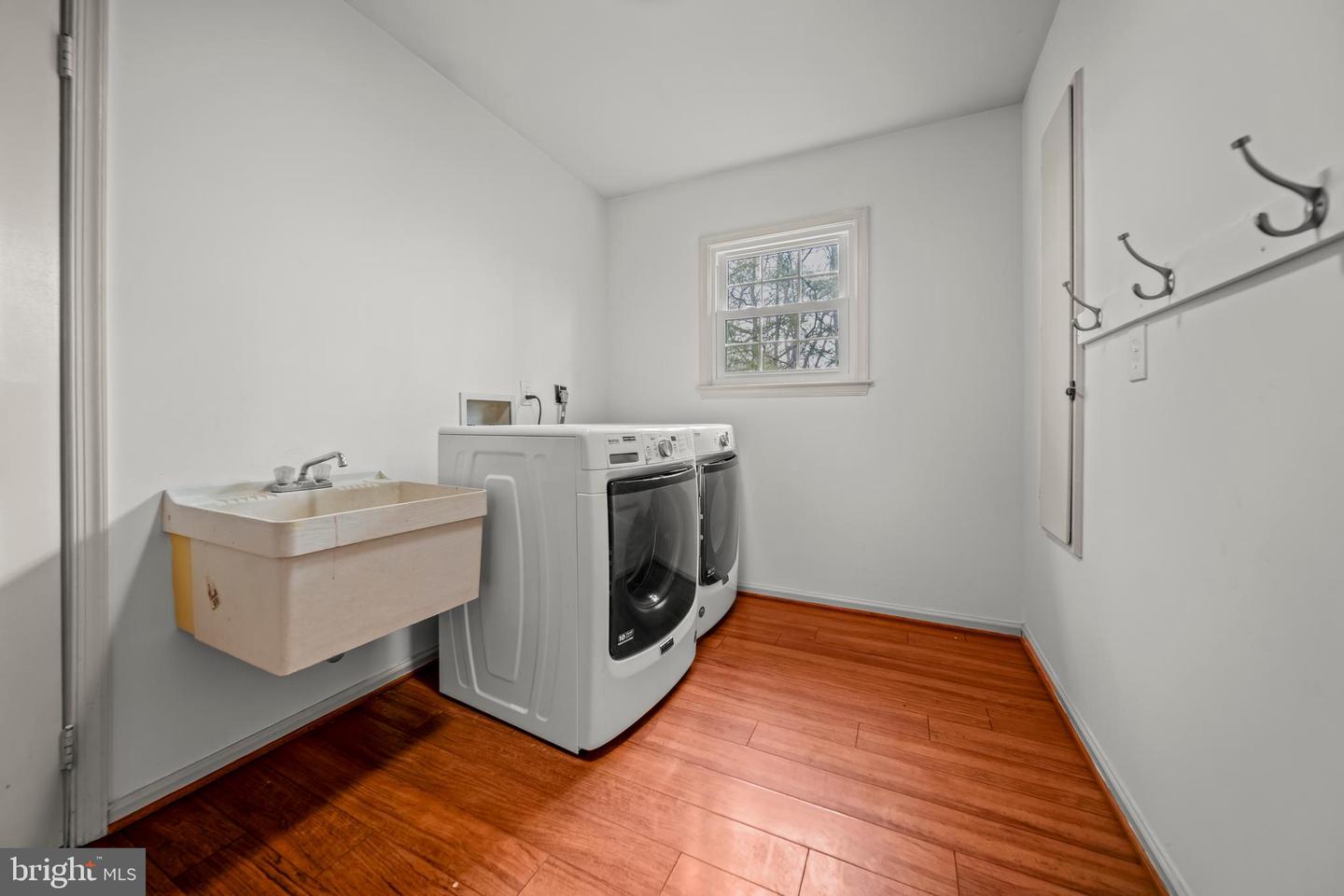 6619 WEATHEFORD CT, MCLEAN, Virginia 22101, 5 Bedrooms Bedrooms, ,3 BathroomsBathrooms,Residential,For sale,6619 WEATHEFORD CT,VAFX2291314 MLS # VAFX2291314