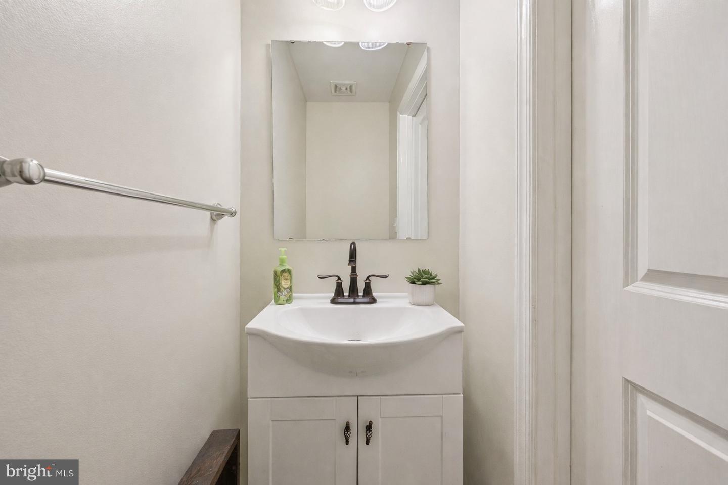 5019 GODWINS LANDING DR, REMINGTON, Virginia 22734, 5 Bedrooms Bedrooms, ,2 BathroomsBathrooms,Residential,For sale,5019 GODWINS LANDING DR,VAFQ2020590 MLS # VAFQ2020590