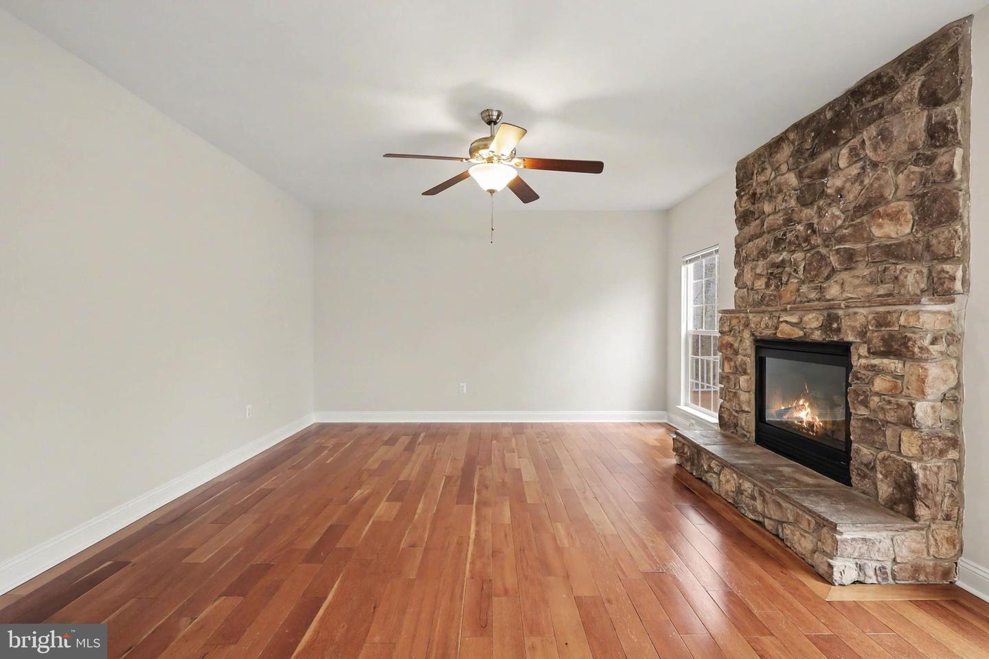 45 TWIN HILL LN, STAFFORD, Virginia 22554, 4 Bedrooms Bedrooms, 16 Rooms Rooms,2 BathroomsBathrooms,Residential,For sale,45 TWIN HILL LN,VAST2046220 MLS # VAST2046220