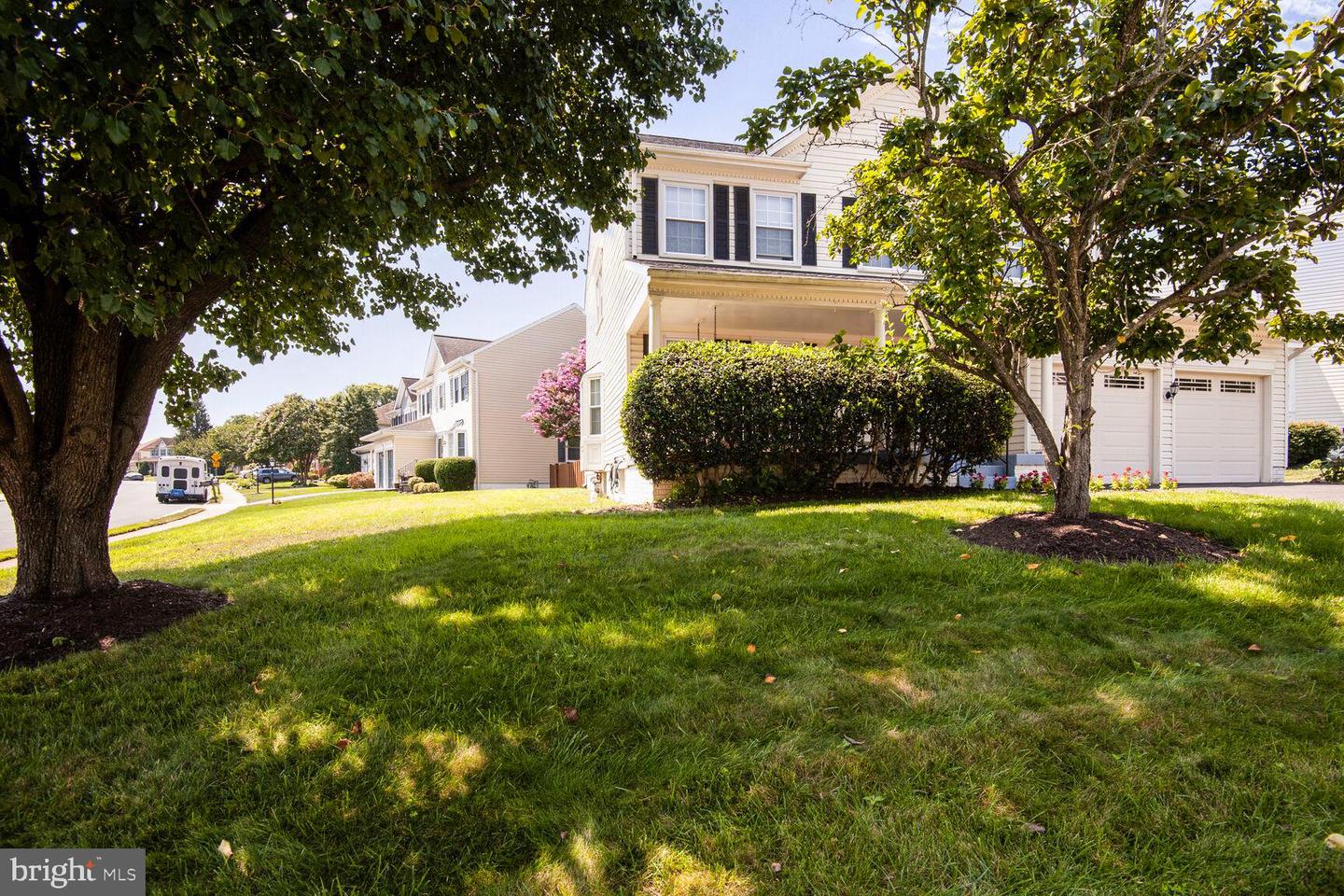 13701 ROSETREE CT, CHANTILLY, Virginia 20151, 4 Bedrooms Bedrooms, ,3 BathroomsBathrooms,Residential,For sale,13701 ROSETREE CT,VAFX2291442 MLS # VAFX2291442