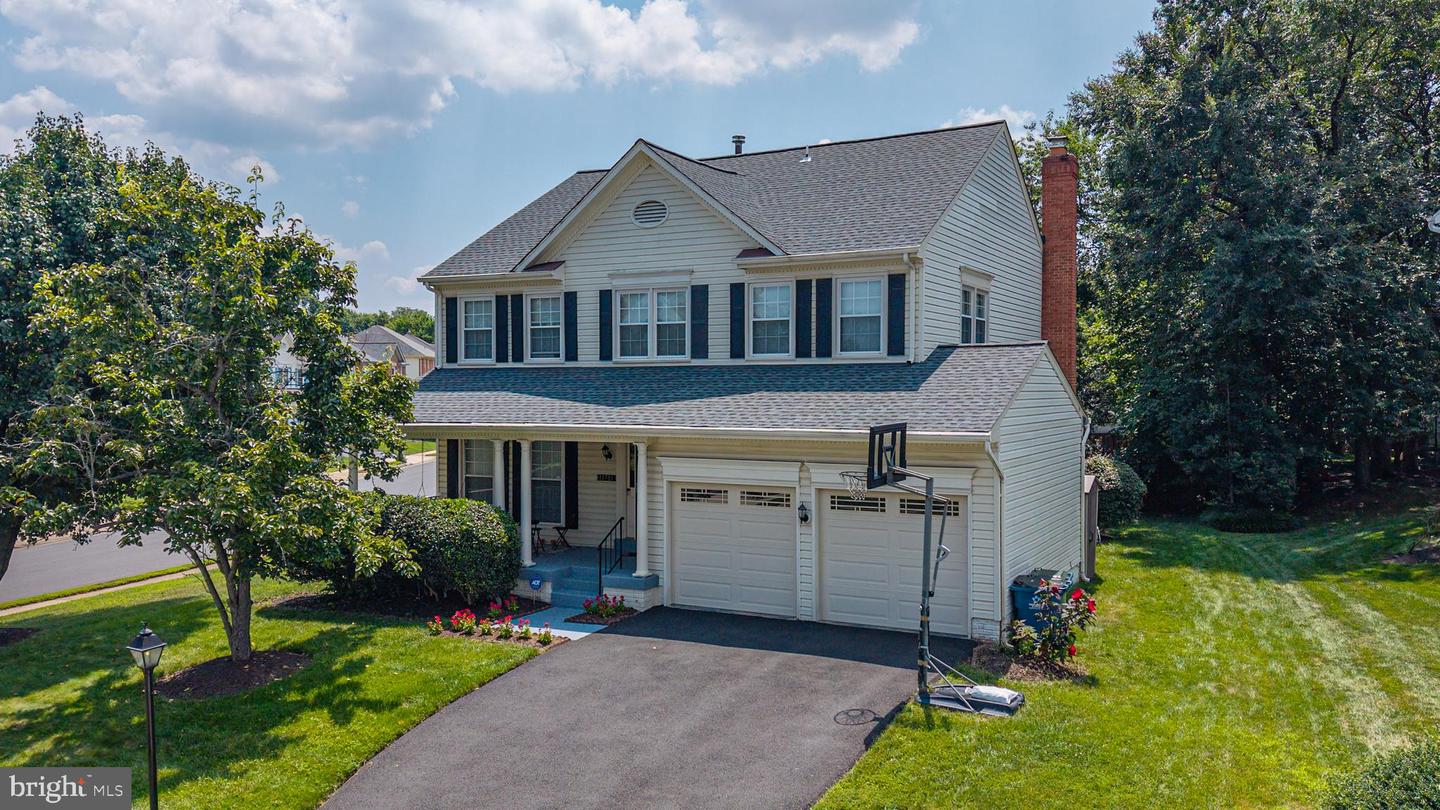 13701 ROSETREE CT, CHANTILLY, Virginia 20151, 4 Bedrooms Bedrooms, ,3 BathroomsBathrooms,Residential,For sale,13701 ROSETREE CT,VAFX2291442 MLS # VAFX2291442