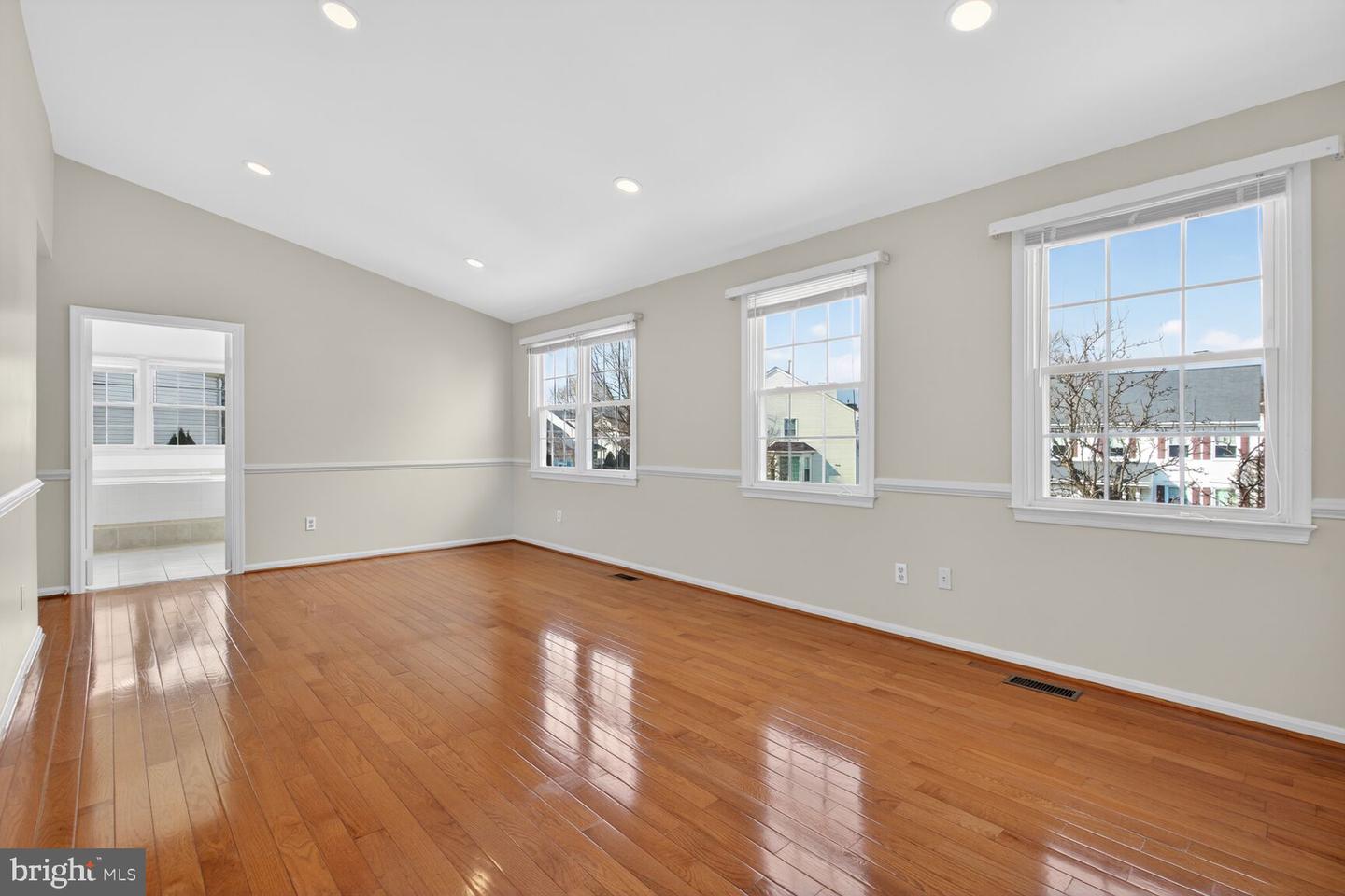 13701 ROSETREE CT, CHANTILLY, Virginia 20151, 4 Bedrooms Bedrooms, ,3 BathroomsBathrooms,Residential,For sale,13701 ROSETREE CT,VAFX2291442 MLS # VAFX2291442