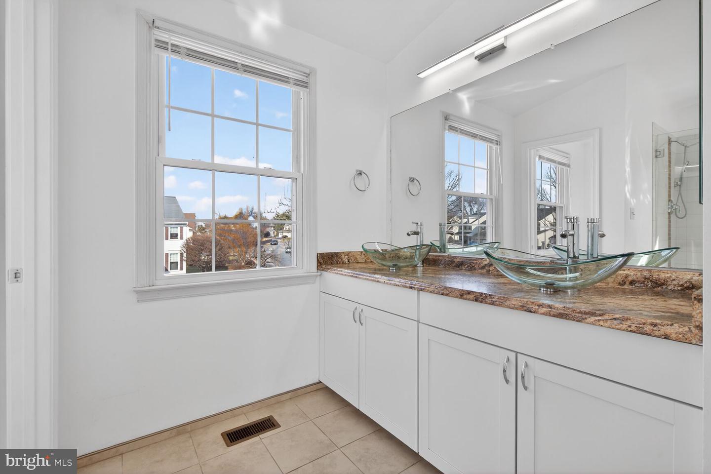 13701 ROSETREE CT, CHANTILLY, Virginia 20151, 4 Bedrooms Bedrooms, ,3 BathroomsBathrooms,Residential,For sale,13701 ROSETREE CT,VAFX2291442 MLS # VAFX2291442