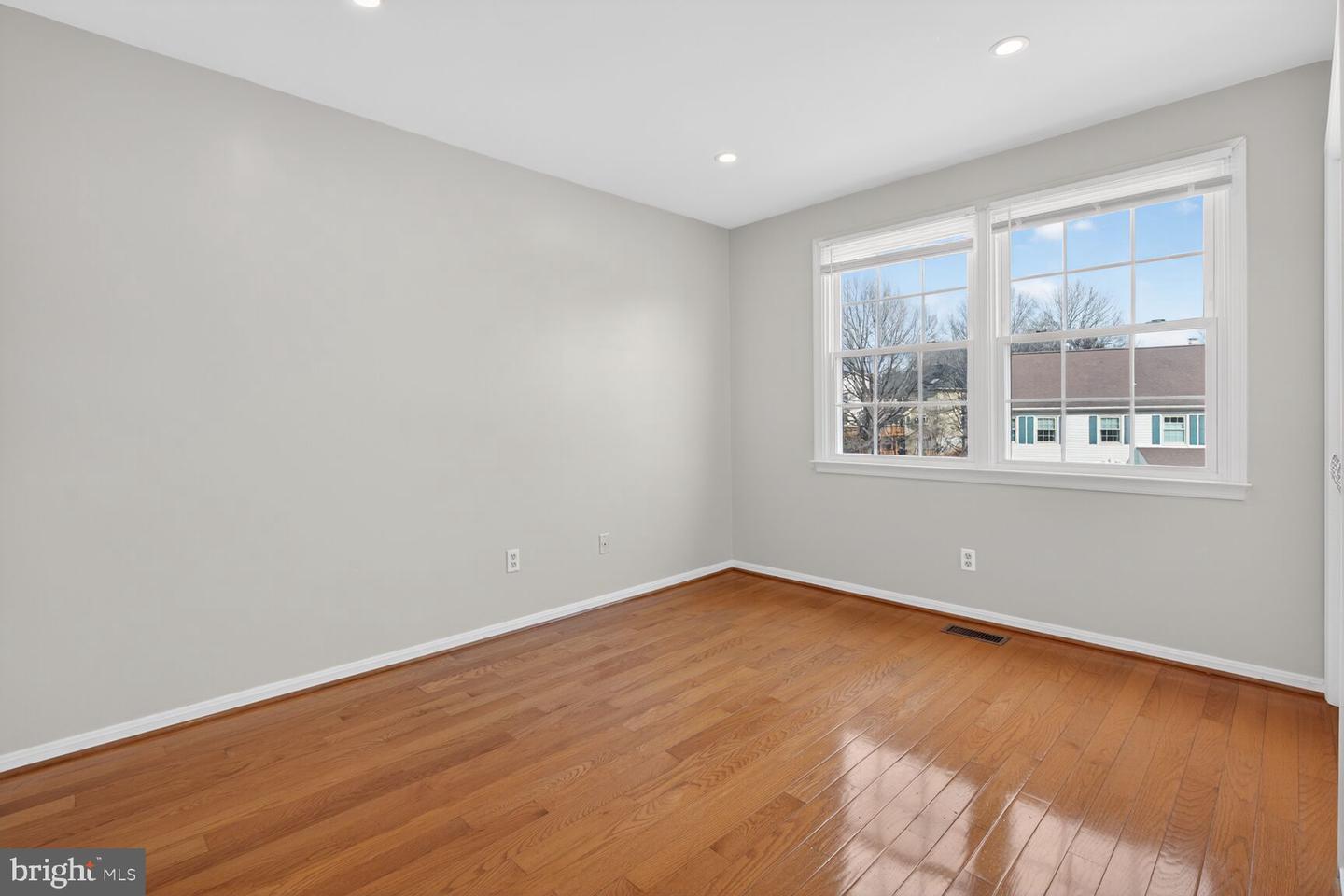 13701 ROSETREE CT, CHANTILLY, Virginia 20151, 4 Bedrooms Bedrooms, ,3 BathroomsBathrooms,Residential,For sale,13701 ROSETREE CT,VAFX2291442 MLS # VAFX2291442