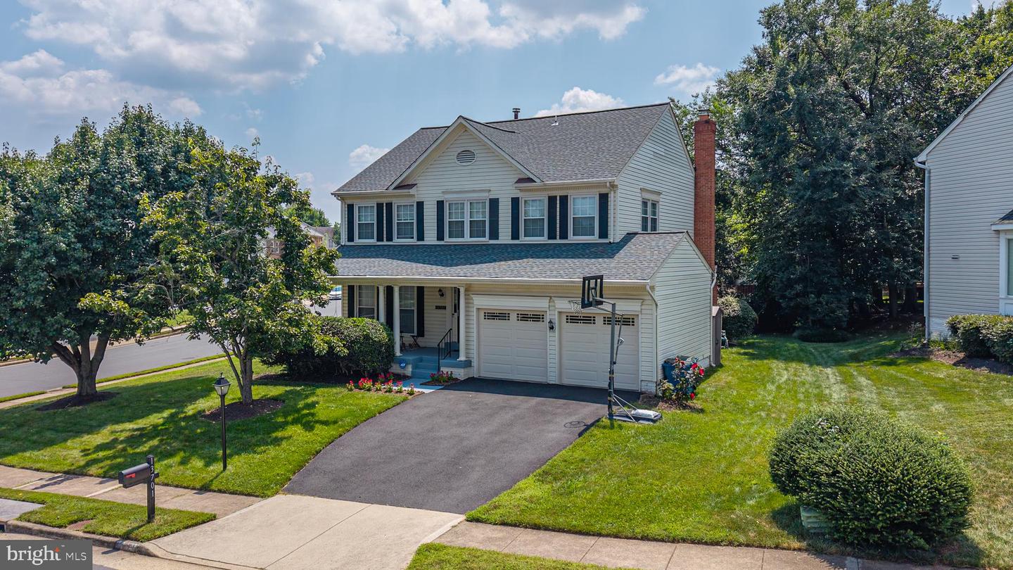 13701 ROSETREE CT, CHANTILLY, Virginia 20151, 4 Bedrooms Bedrooms, ,3 BathroomsBathrooms,Residential,For sale,13701 ROSETREE CT,VAFX2291442 MLS # VAFX2291442