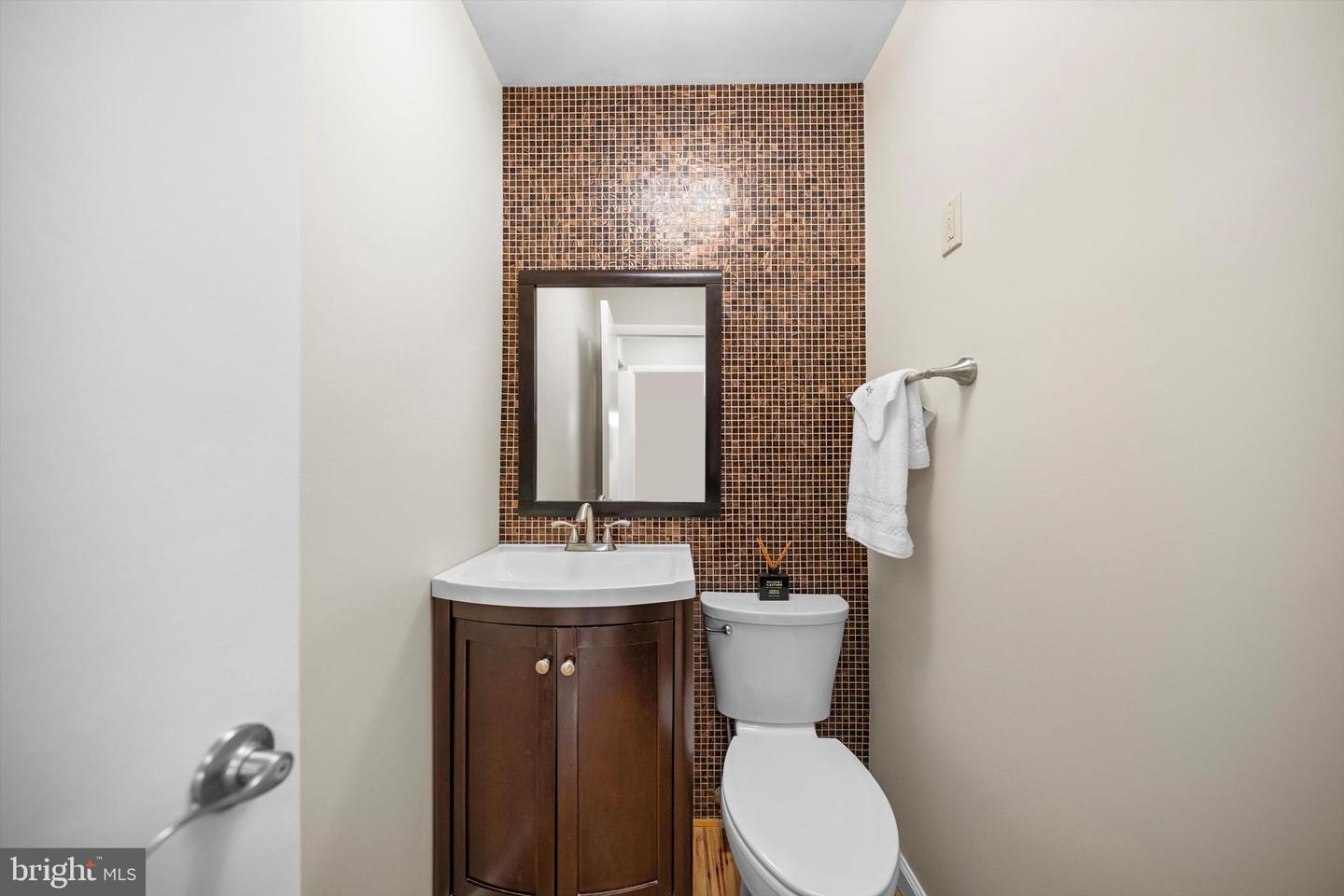 9808 LAUREL ST, FAIRFAX, Virginia 22032, 6 Bedrooms Bedrooms, ,3 BathroomsBathrooms,Residential,For sale,9808 LAUREL ST,VAFX2291454 MLS # VAFX2291454