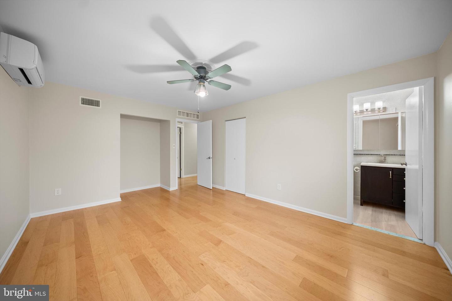 9808 LAUREL ST, FAIRFAX, Virginia 22032, 6 Bedrooms Bedrooms, ,3 BathroomsBathrooms,Residential,For sale,9808 LAUREL ST,VAFX2291454 MLS # VAFX2291454