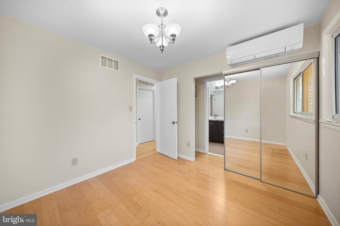 9808 LAUREL ST, FAIRFAX, Virginia 22032, 6 Bedrooms Bedrooms, ,3 BathroomsBathrooms,Residential,For sale,9808 LAUREL ST,VAFX2291454 MLS # VAFX2291454