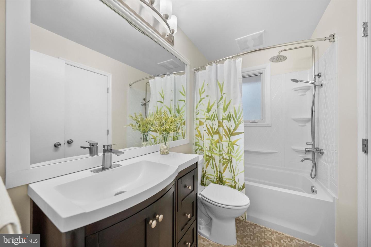 9808 LAUREL ST, FAIRFAX, Virginia 22032, 6 Bedrooms Bedrooms, ,3 BathroomsBathrooms,Residential,For sale,9808 LAUREL ST,VAFX2291454 MLS # VAFX2291454