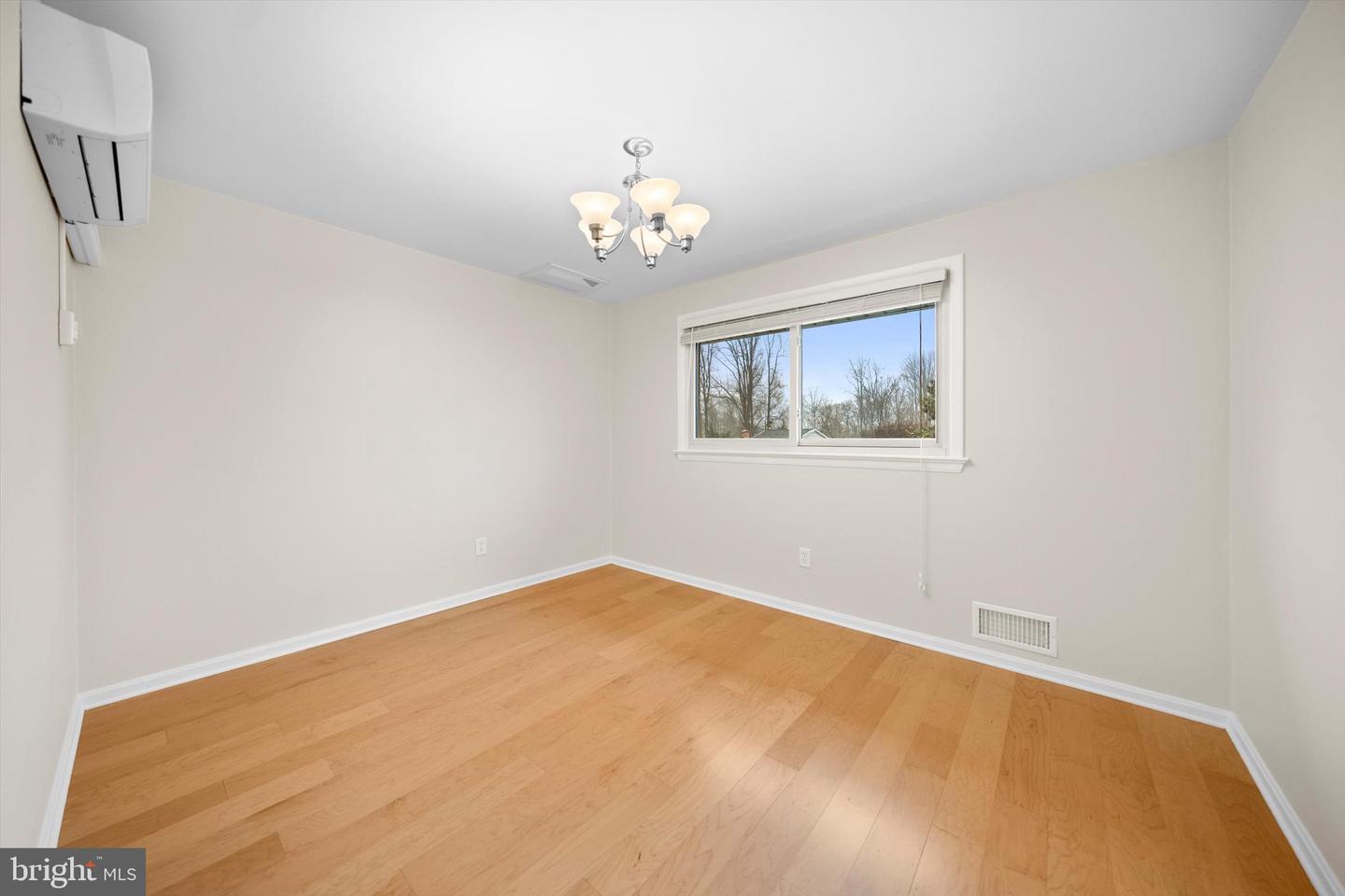 9808 LAUREL ST, FAIRFAX, Virginia 22032, 6 Bedrooms Bedrooms, ,3 BathroomsBathrooms,Residential,For sale,9808 LAUREL ST,VAFX2291454 MLS # VAFX2291454