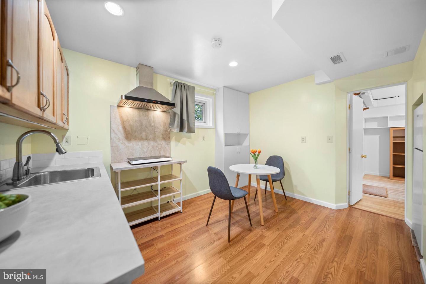 9808 LAUREL ST, FAIRFAX, Virginia 22032, 6 Bedrooms Bedrooms, ,3 BathroomsBathrooms,Residential,For sale,9808 LAUREL ST,VAFX2291454 MLS # VAFX2291454