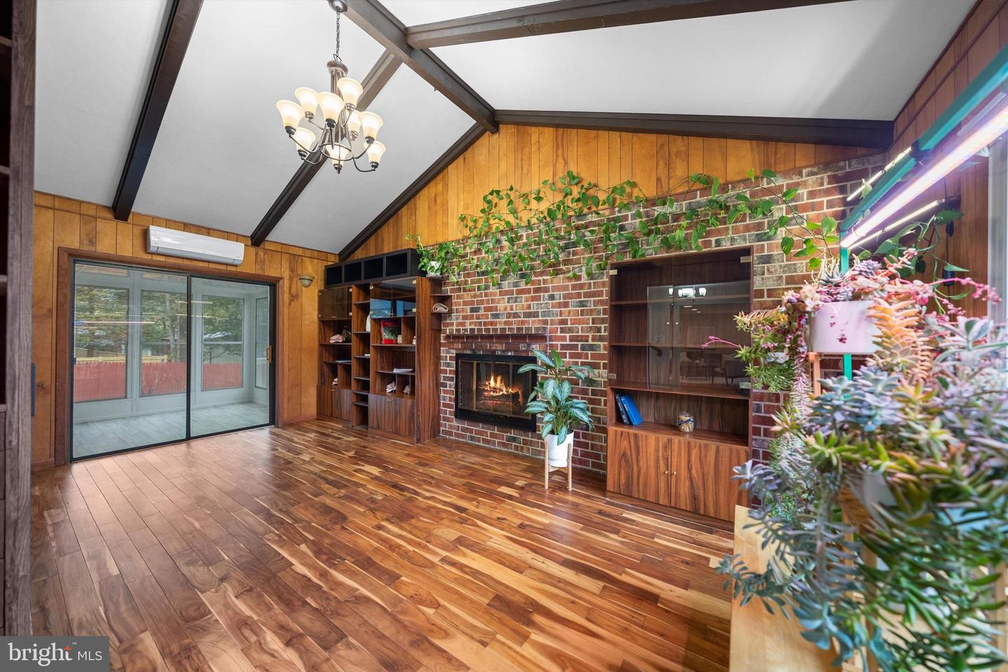 9808 LAUREL ST, FAIRFAX, Virginia 22032, 6 Bedrooms Bedrooms, ,3 BathroomsBathrooms,Residential,For sale,9808 LAUREL ST,VAFX2291454 MLS # VAFX2291454