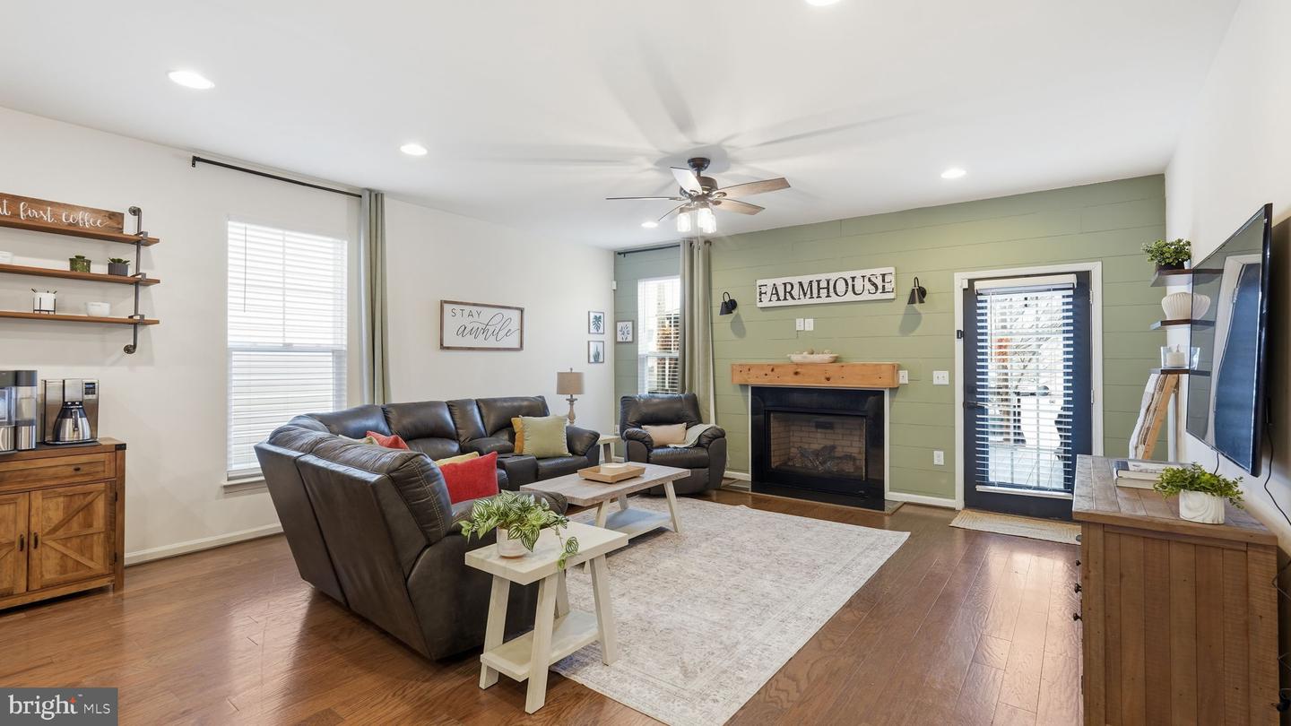 212 BOXELDER DR, STAFFORD, Virginia 22554, 4 Bedrooms Bedrooms, ,3 BathroomsBathrooms,Residential,For sale,212 BOXELDER DR,VAST2046228 MLS # VAST2046228